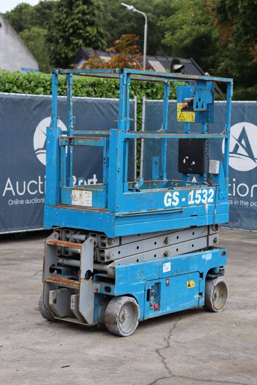 Scissor lift Genie GS-1532 Electric 6.6m 2007