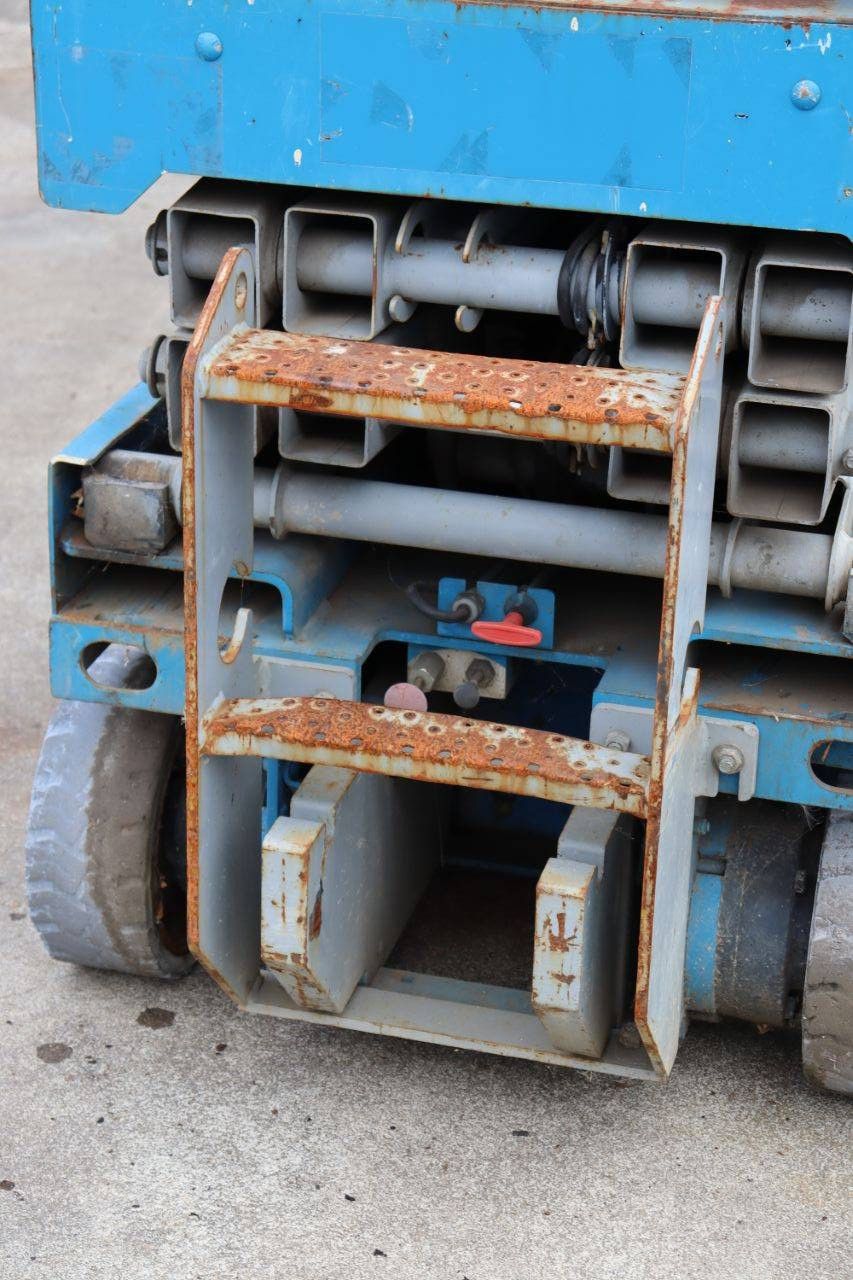 Scissor lift Genie GS-1532 Electric 6.6m 2007
