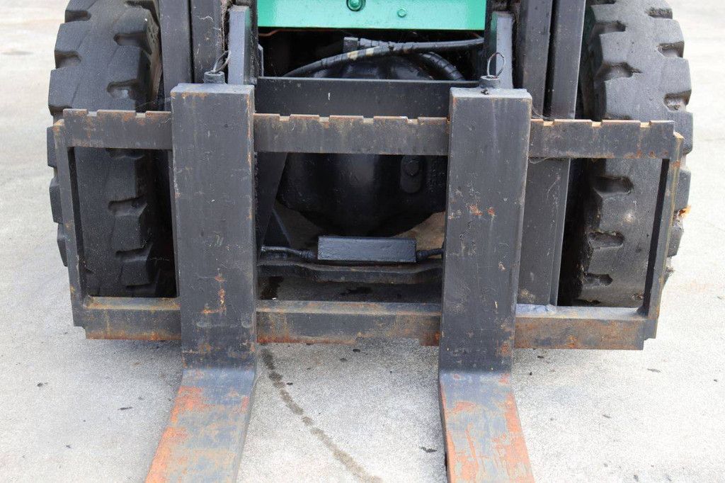 Forklift Mitsubishi FD25N Diesel 2500kg 4m 2006