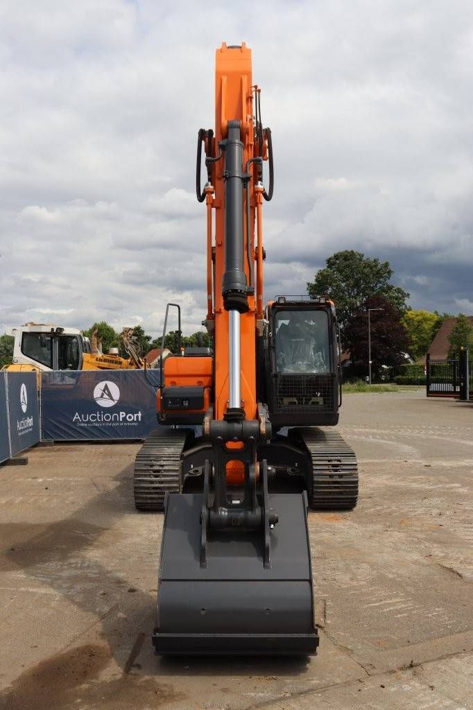 Raupenbagger Develon DX225LC-7M Diesel 2025 Neu