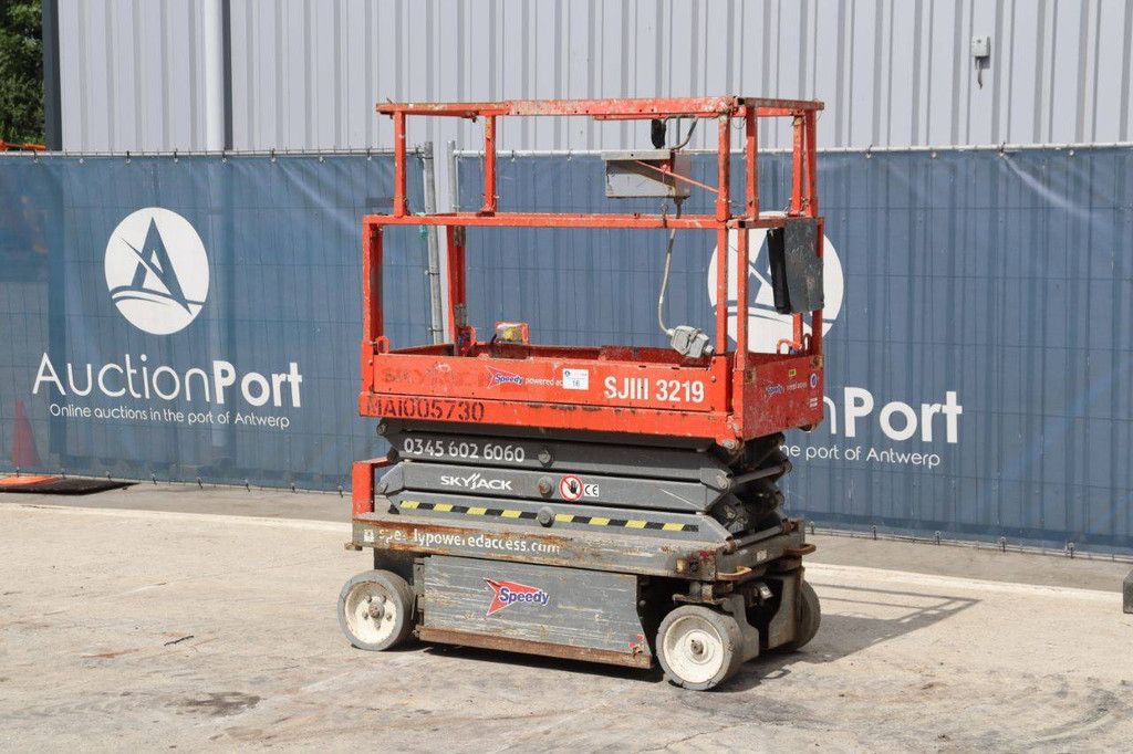 Scissor Lift Skyjack SJ III - 3219 Electric 7.79m 2014