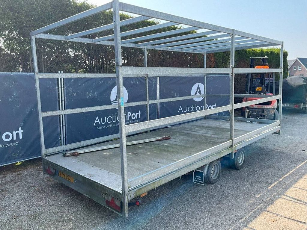 Covered wagon Pijnappel PTA3000 2013