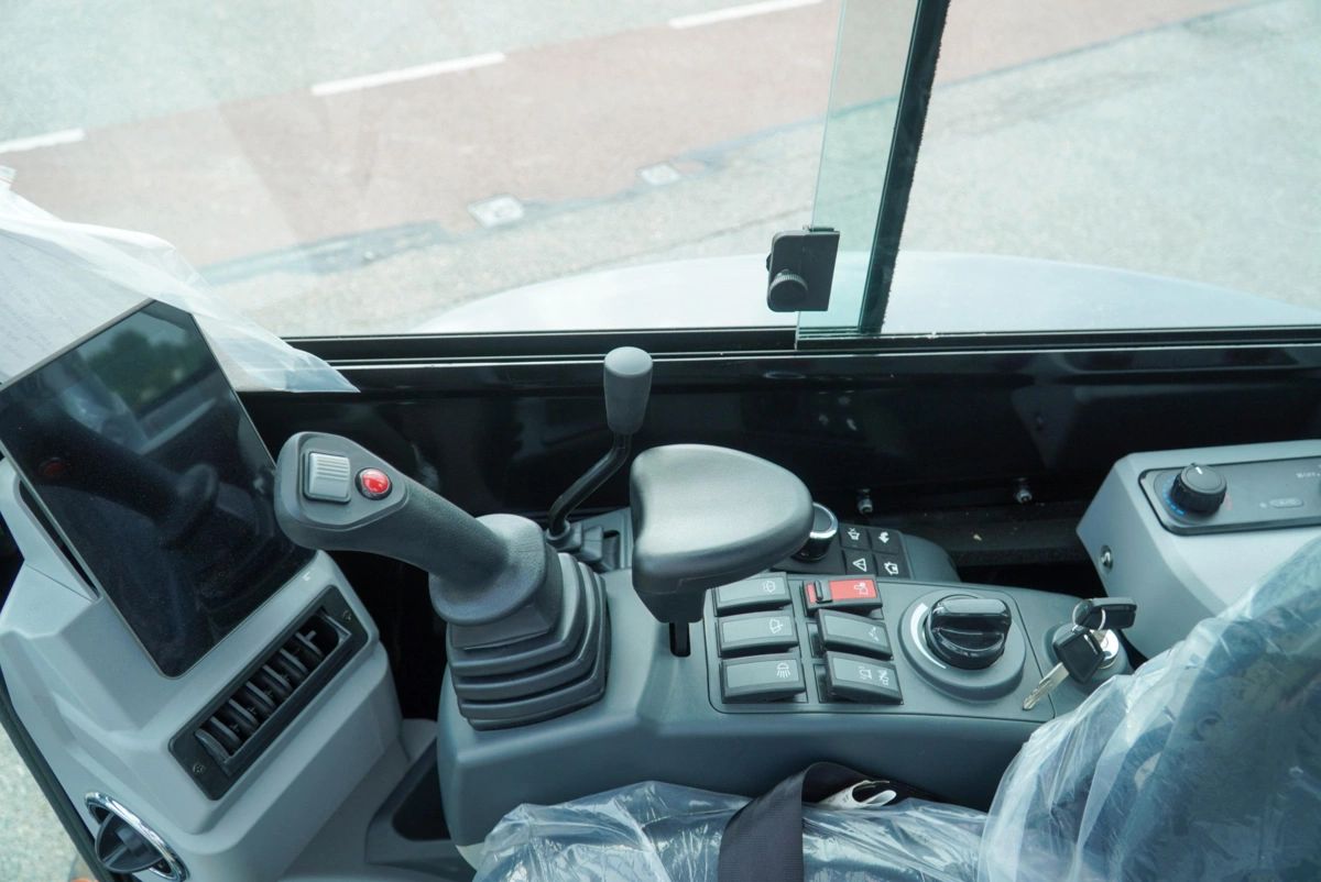 Eurotrac HE36-SR C