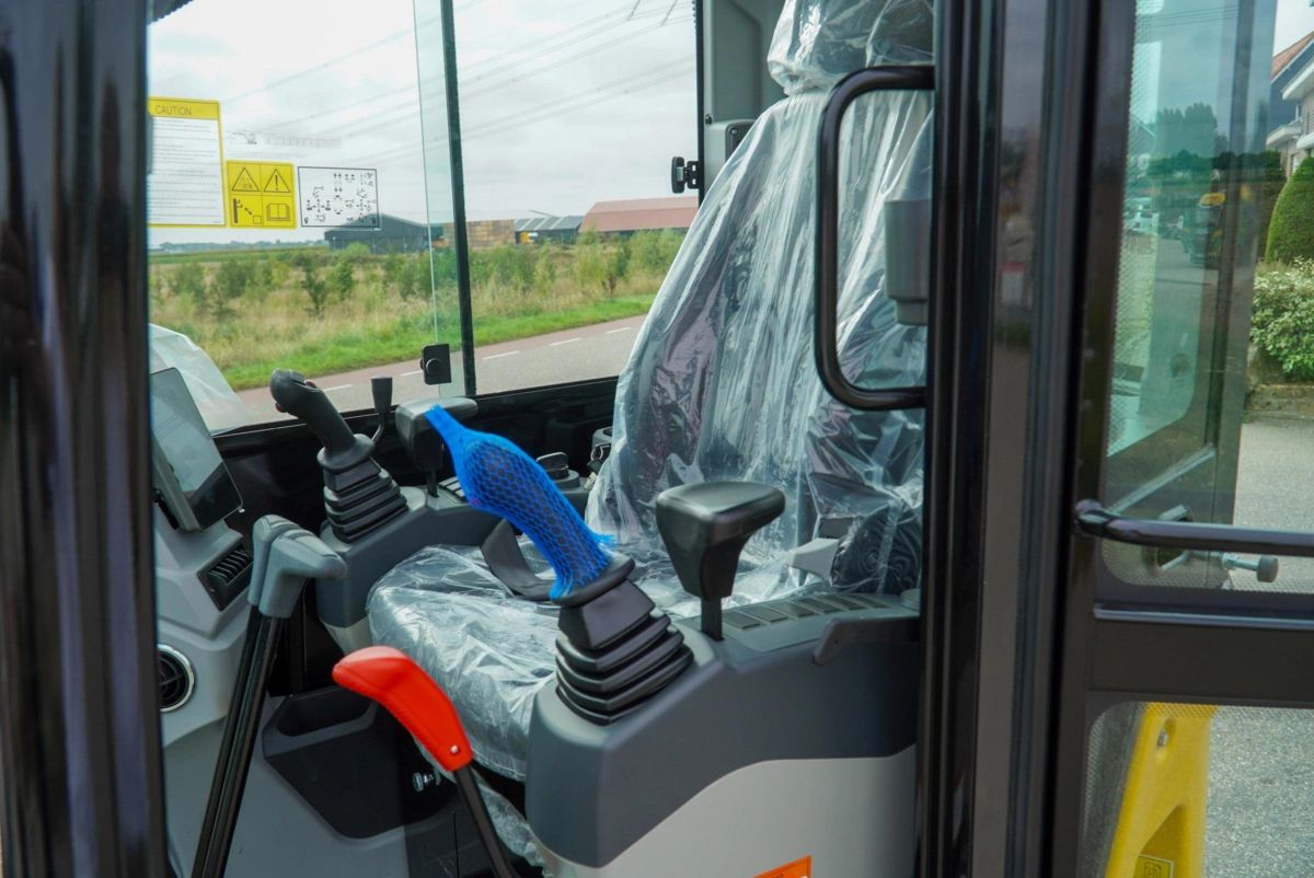 Eurotrac HE36-SR C