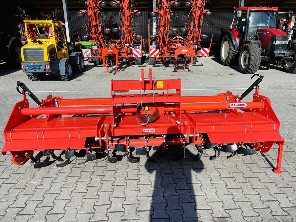Maschio C 280 met buizenrol