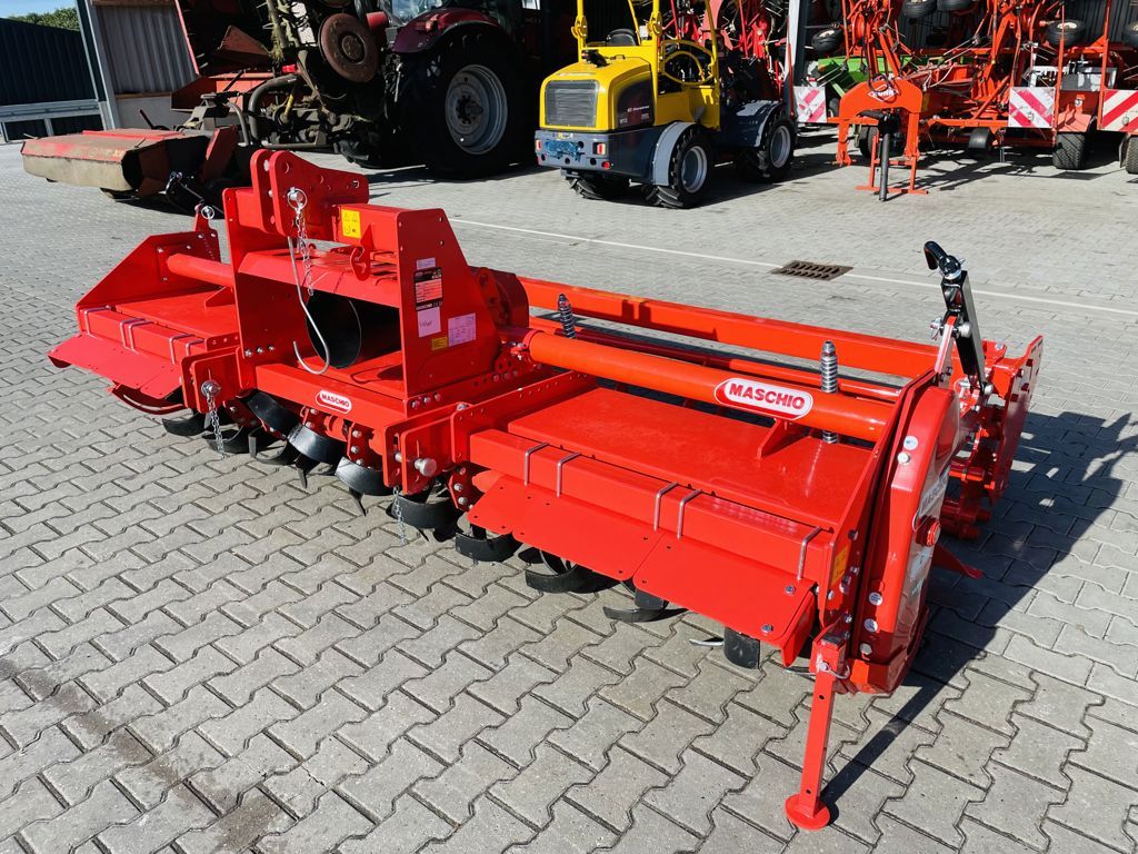 Maschio C 280 met buizenrol