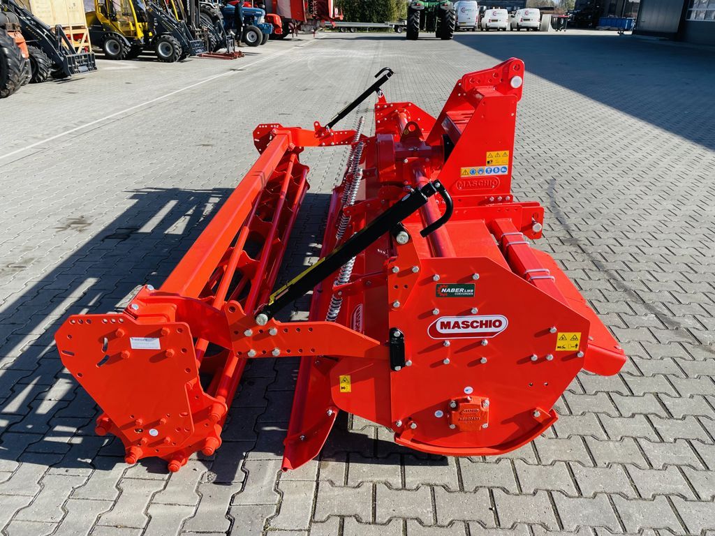 Maschio C 280 met buizenrol