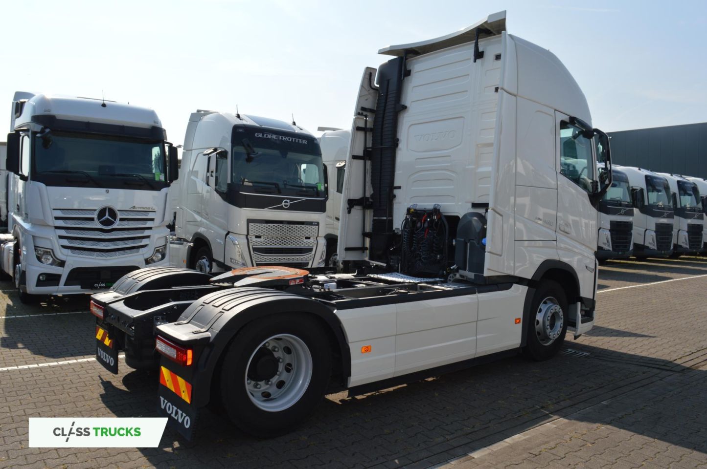 Volvo FH 460 Globetrotter XL i-Save Side Skirts