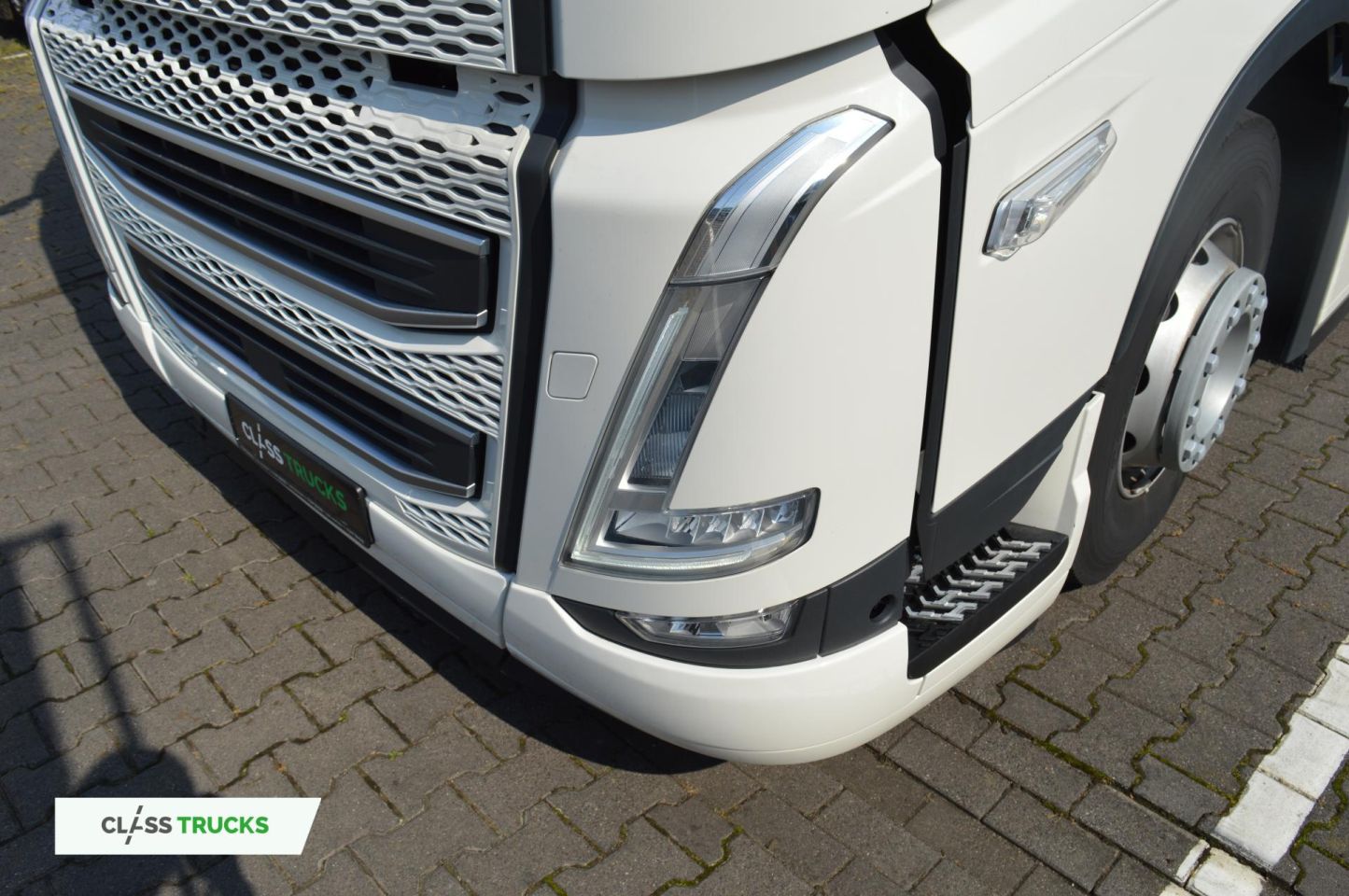 Volvo FH 460 Globetrotter XL i-Save Side Skirts