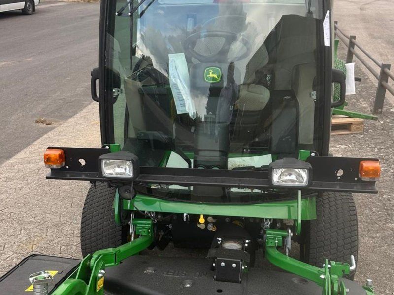 John Deere 1575