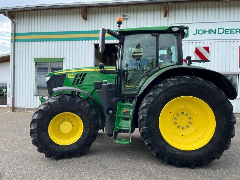 John Deere 6215R