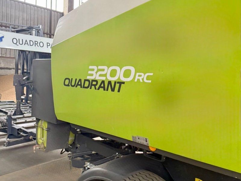 Claas Quadrant 3200 RC mit TST Quadro Pac