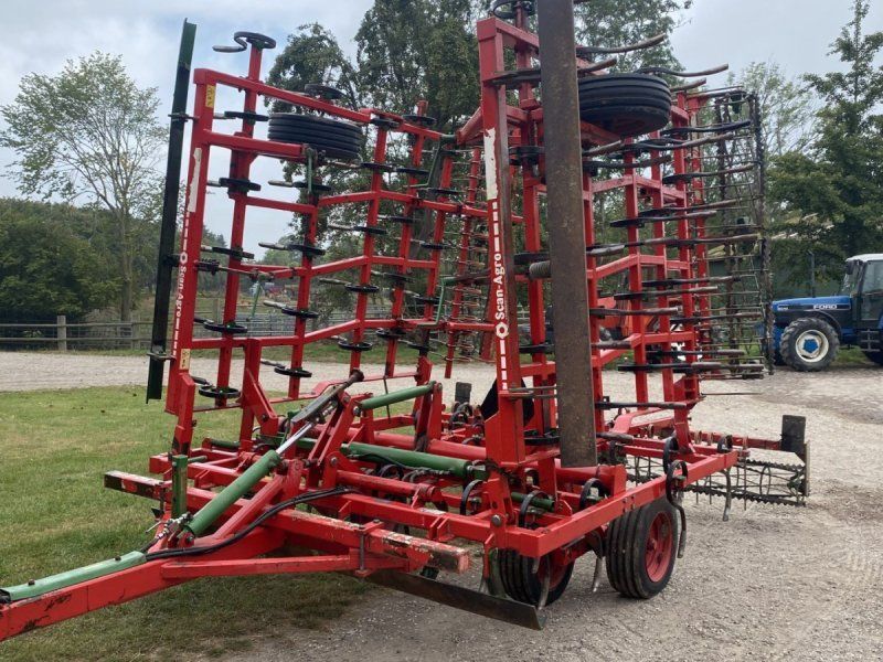 Agro 6,8 meter med planerplanke, efterharve og rotorsmulrer.