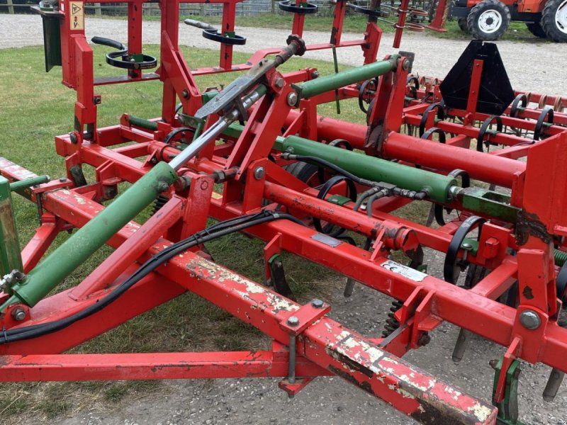 Agro 6,8 meter med planerplanke, efterharve og rotorsmulrer.
