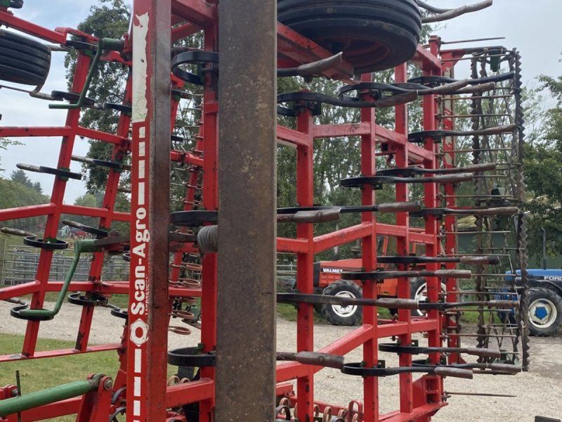 Agro 6,8 meter med planerplanke, efterharve og rotorsmulrer.