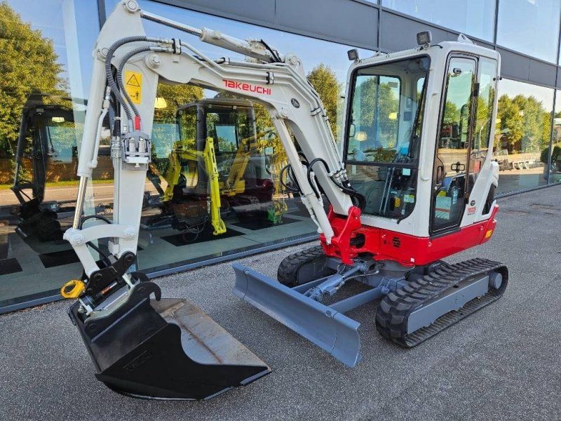 Takeuchi TB 225