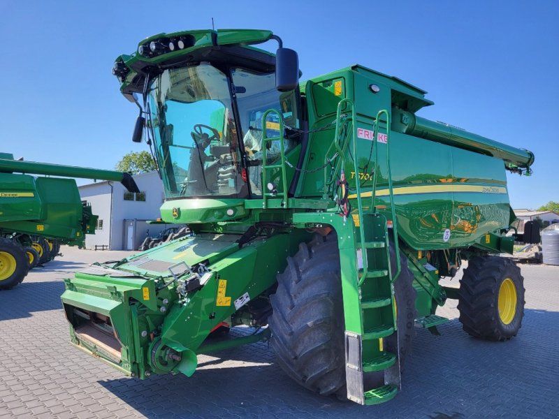John Deere T 670 i