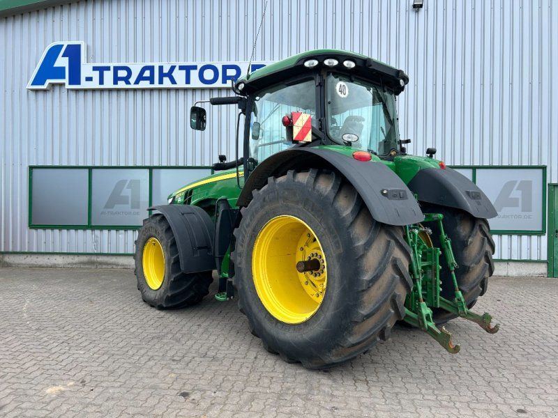John Deere 8270R