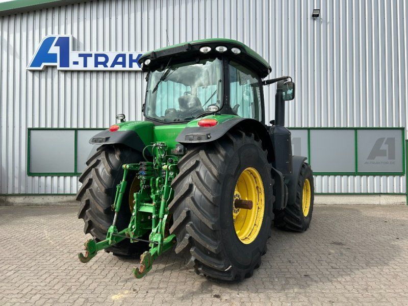 John Deere 8310R