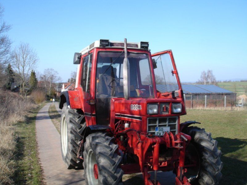 IHC 844 XLA