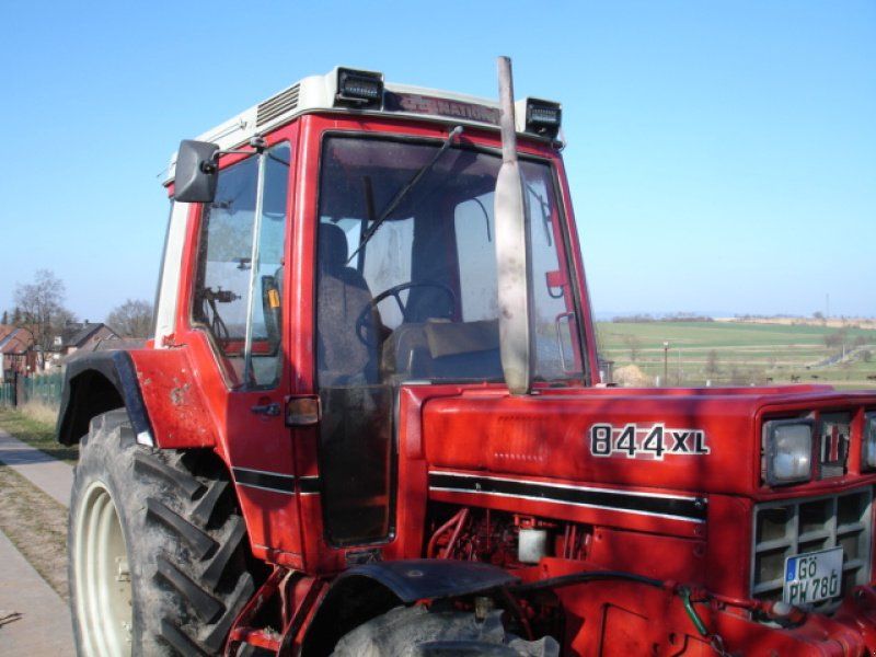 IHC 844 XLA