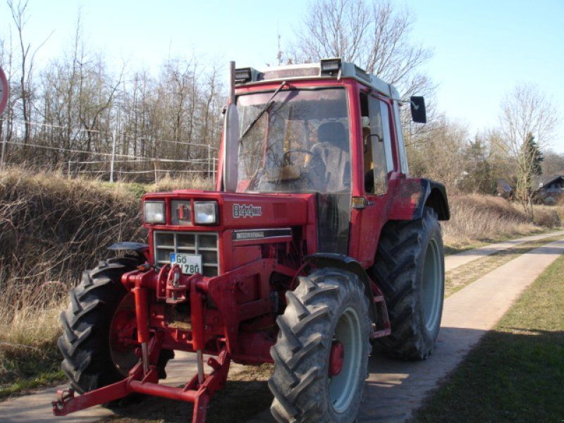 IHC 844 XLA
