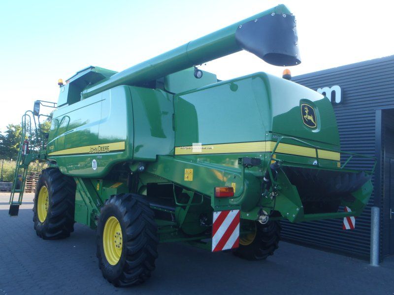 John Deere T 670