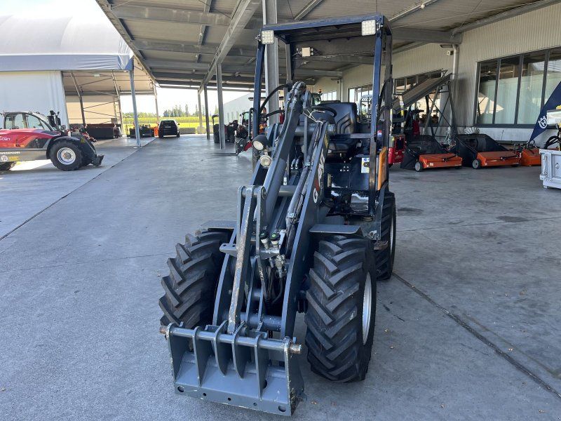 Giant V452T mit Weidemann HV