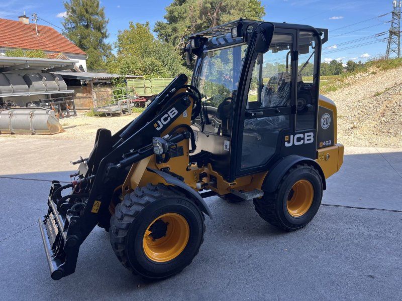 JCB 403 mit Kabine und Euronahme