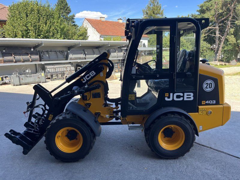 JCB 403 mit Kabine und Euronahme