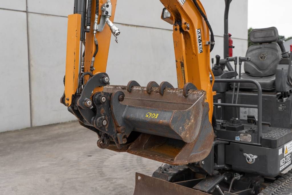 CASE CX 17 C