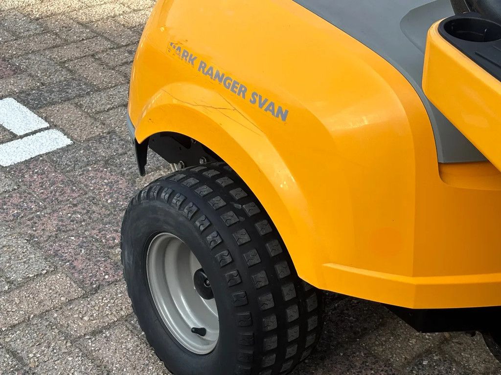 Stiga Park Ranger Svan gebruikte frontmaaier stuurbekr. Pro dek
