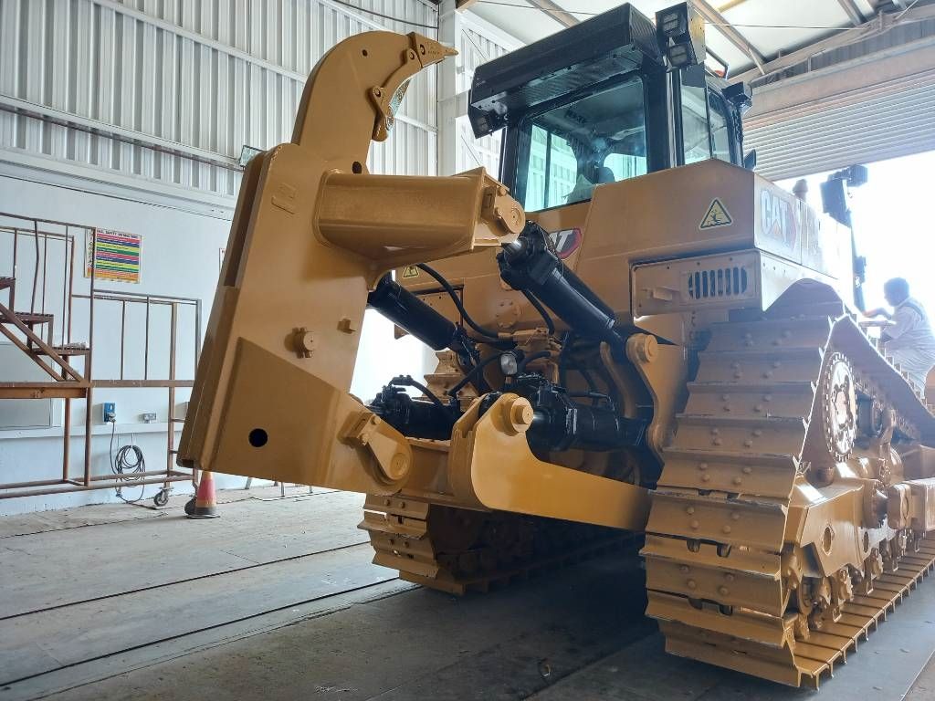 CAT D8T (Abu Dhabi)
