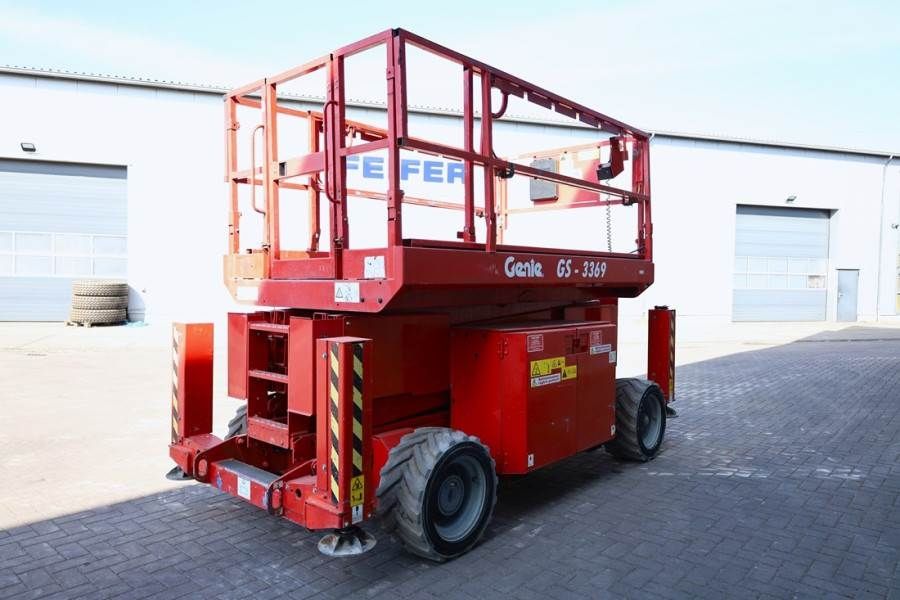 Genie GS3369DC Electric, 11.9m Working Height, 454kg Cap