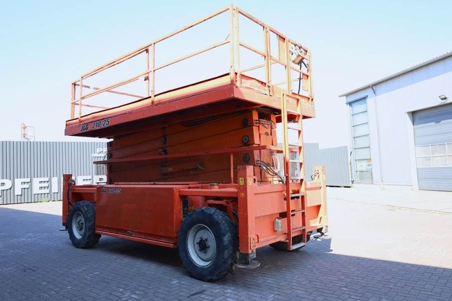 JLG 210-25 Diesel, 4x4 Drive, 23m Working Height, 1000