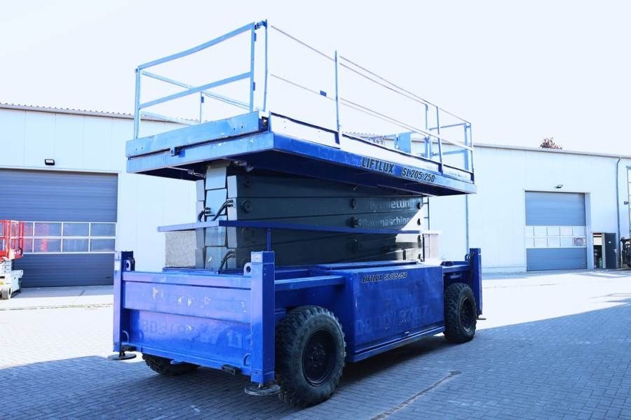 Liftlux SL205-25D Diesel, 4x4 Drive, Hydraulic Deck Extens