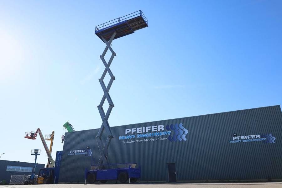 Liftlux SL205-25D Diesel, 4x4 Drive, Hydraulic Deck Extens
