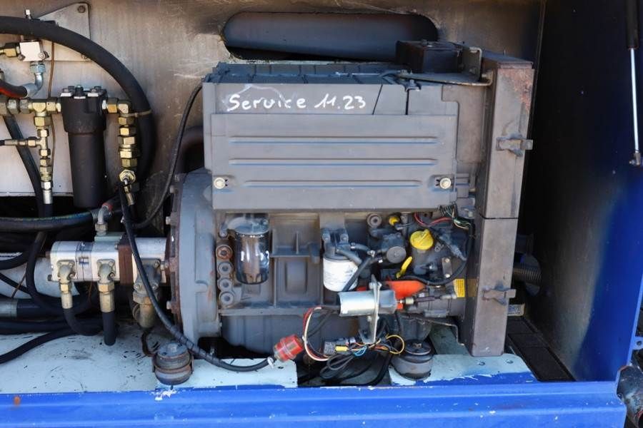 Liftlux SL205-25D Diesel, 4x4 Drive, Hydraulic Deck Extens
