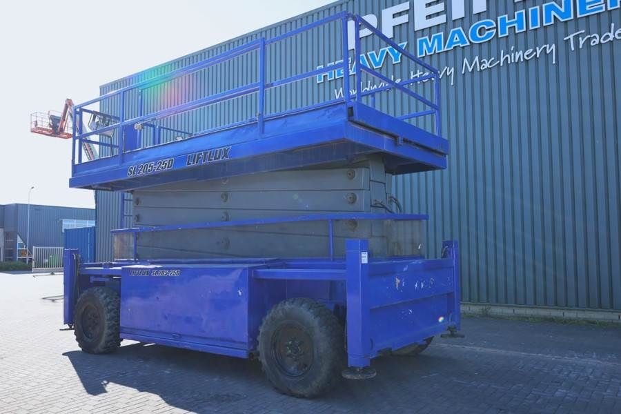 Liftlux SL205-25D Diesel, 4x4 Drive, Hydraulic Deck Extens