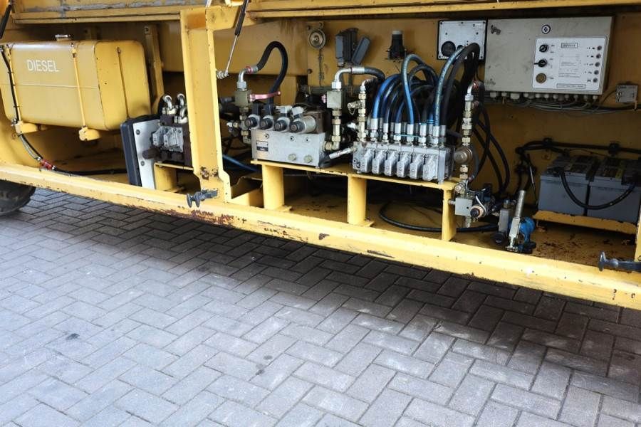 Liftlux SL260-25D4WD Diesel, 4x4 Drive, 9.80m Hydraulic De