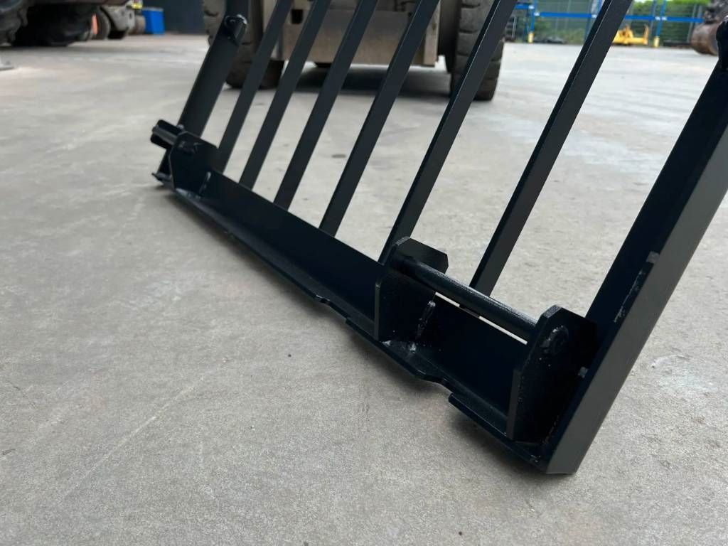 CAT 318C Guard