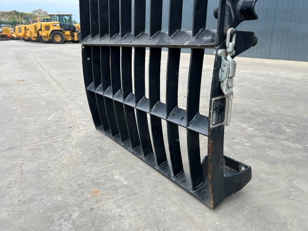 CAT M313D / M315D / M316D / M318D / M322D / M325D