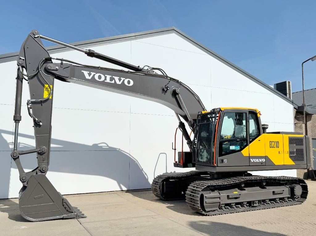 Volvo EC210 - Unused / New 2025 Model / Hammer Lines