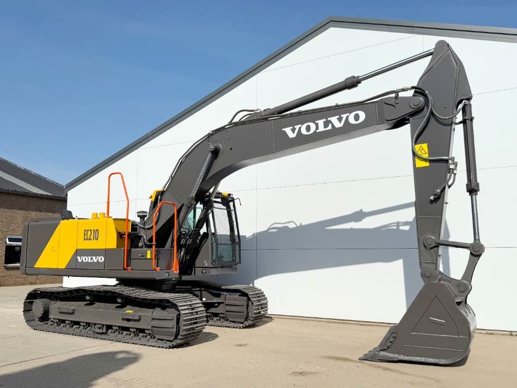 Volvo EC210 - Unused / New 2025 Model / Hammer Lines