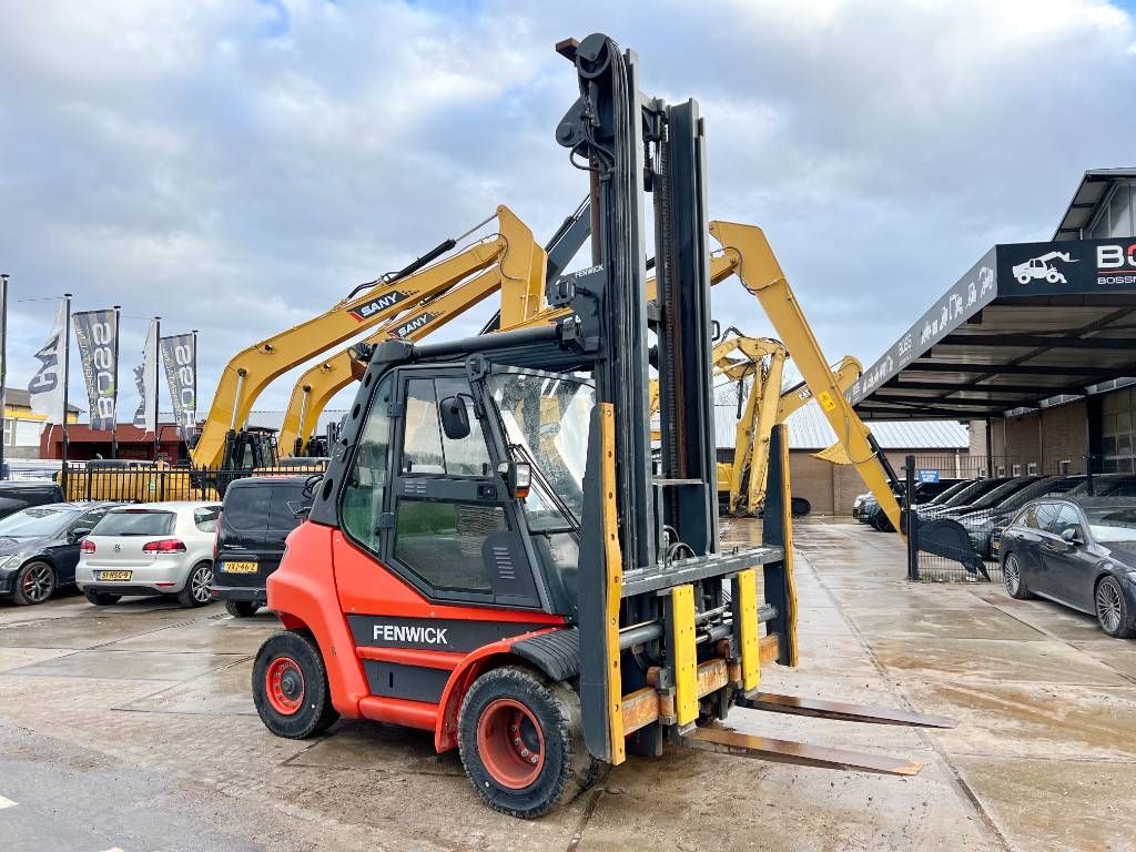 Linde H70T-02 - Side shift / Fork positioners