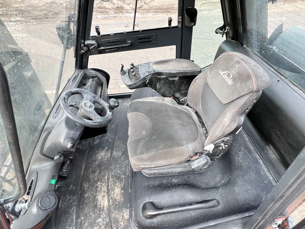 Linde H70T-02 - Side shift / Fork positioners