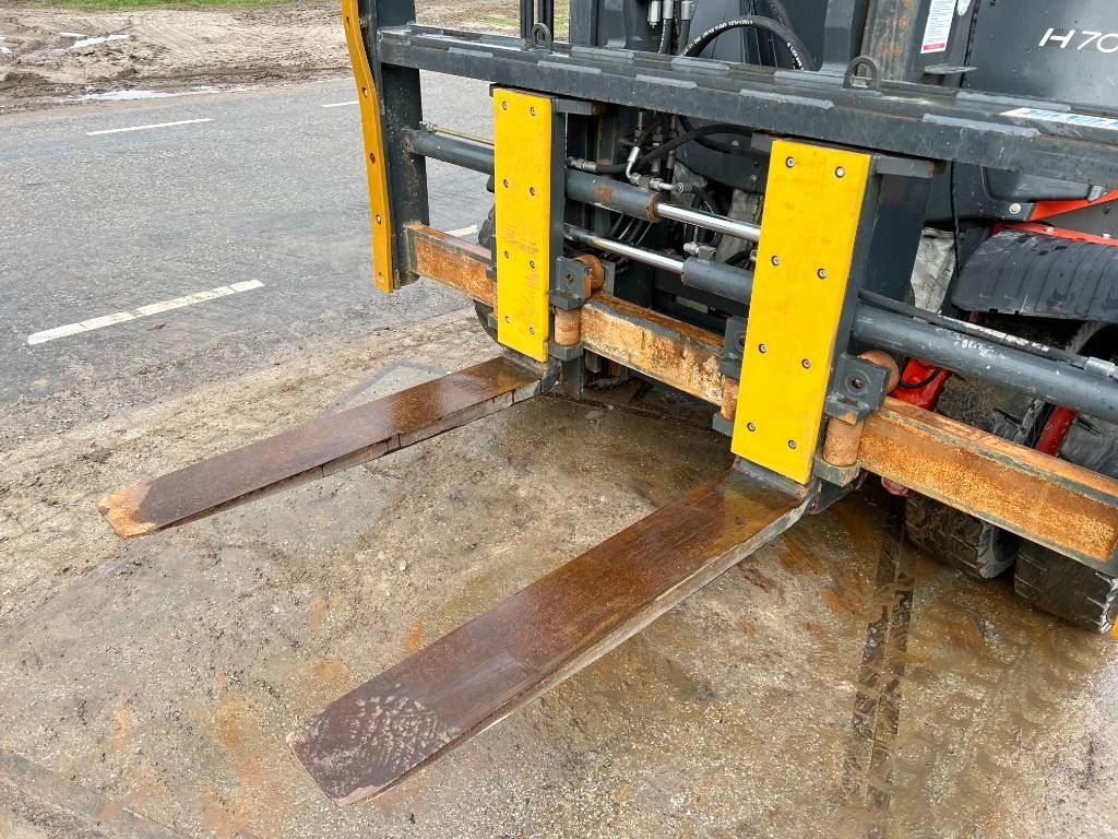 Linde H70T-02 - Side shift / Fork positioners