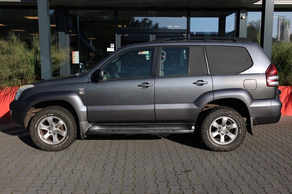 Toyota Landcruiser 120 3.0 D-4D 5DRS VX A/T VAN