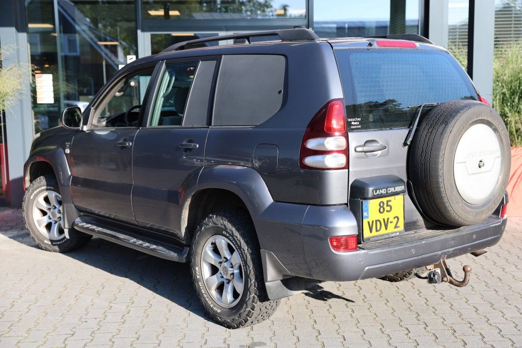 Toyota Landcruiser 120 3.0 D-4D 5DRS VX A/T VAN