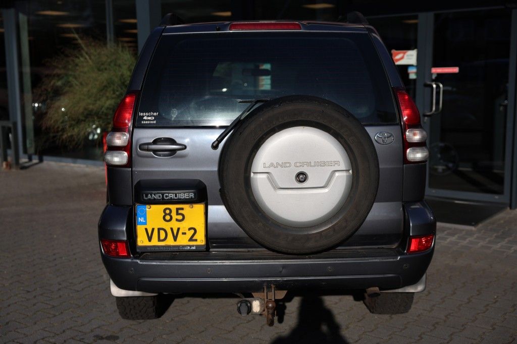 Toyota Landcruiser 120 3.0 D-4D 5DRS VX A/T VAN